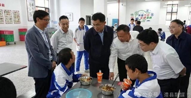 王啟武督導“群腐”集中整治為民辦實事工作